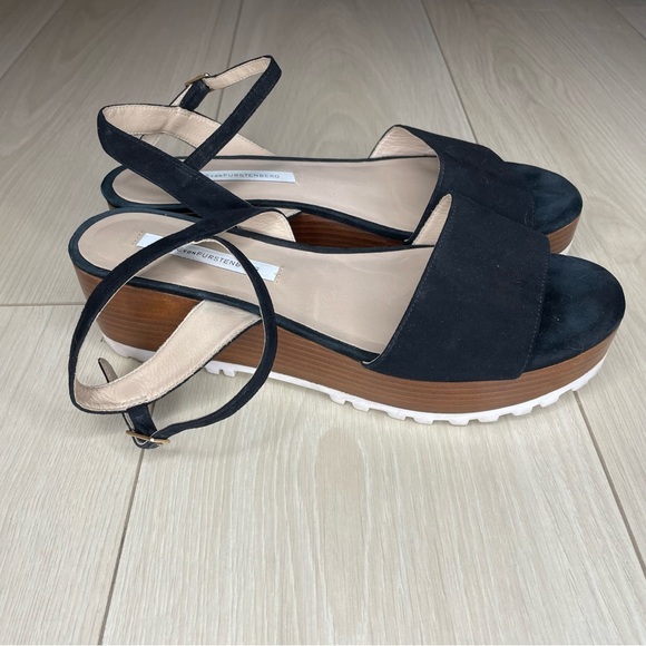 Diane Von Furstenberg Jessie Platform Sandal - Picture 5 of 7